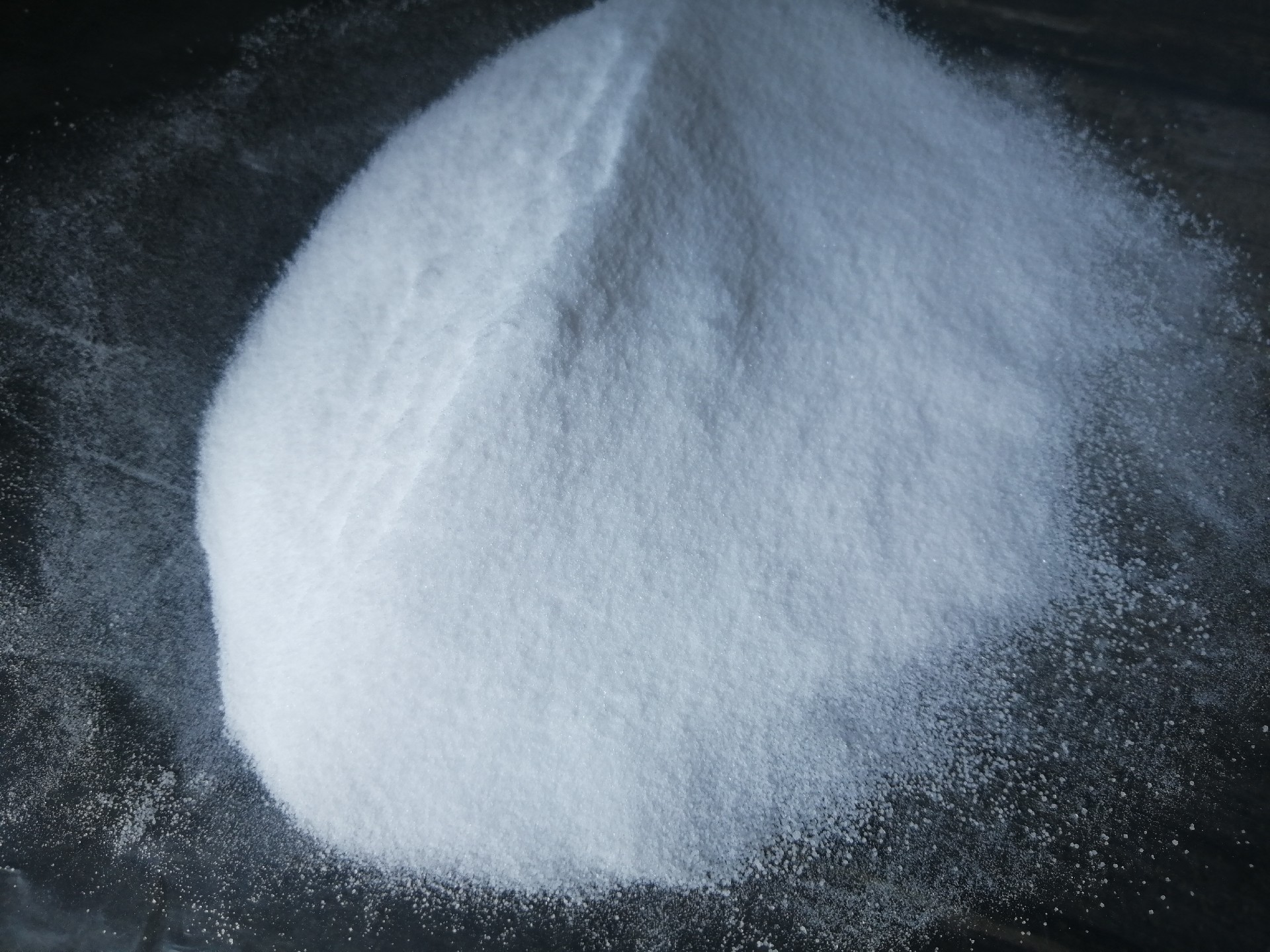 工業(yè)級元明粉和芒硝的區(qū)別是什么？